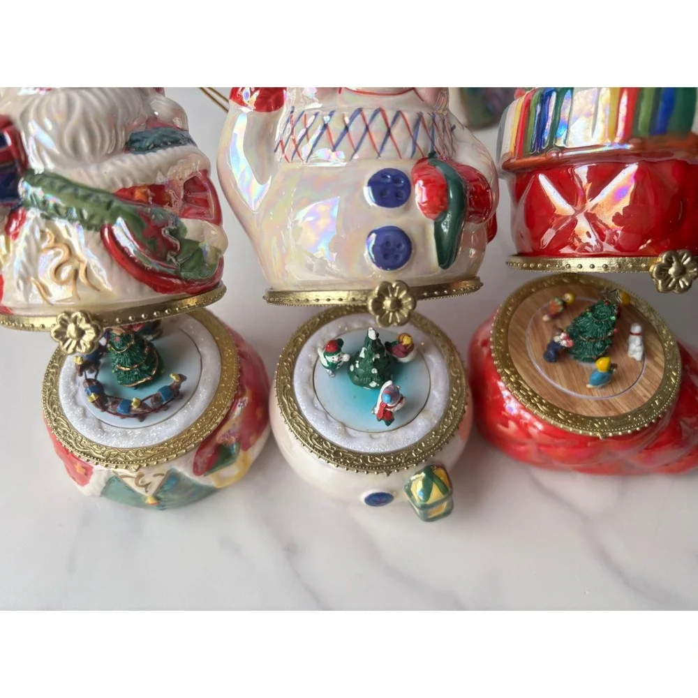 Mr Christmas Musical Ornaments Set of 5 Iridescent Ceramic Hinged MusicBox‎